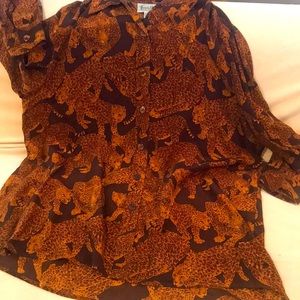 Diane con Furstenberg slightly worn beautiful silk blouse